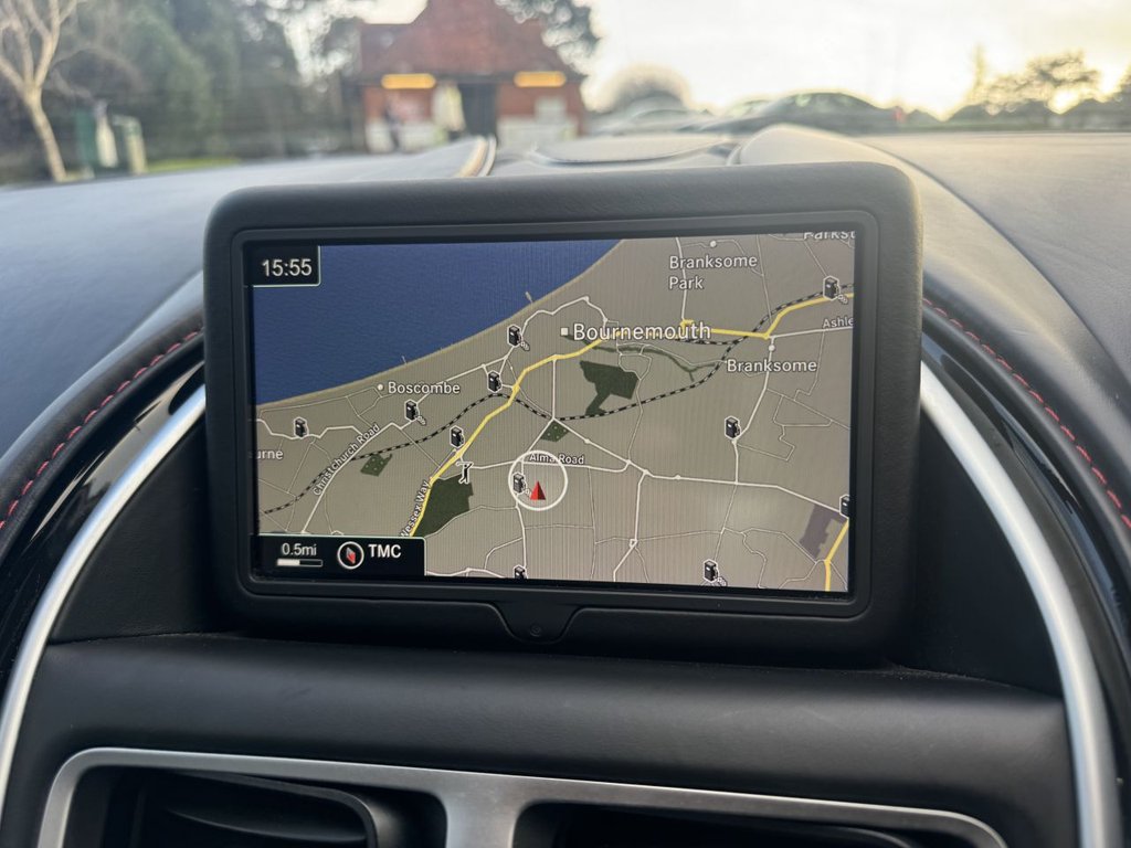 Used Aston Martin DB11 2018 for sale - 77250389: Photo 14