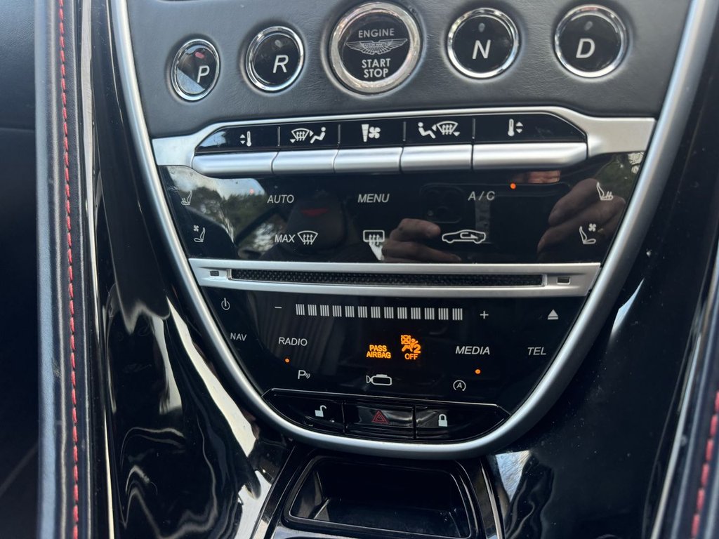 Used Aston Martin DB11 2018 for sale - 77250389: Photo 17