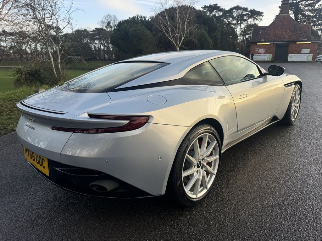 Used Aston Martin DB11 2018 for sale - 77250389: Photo 4