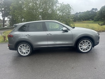 Used Porsche Cayenne 2016 for sale - 78781073: Photo