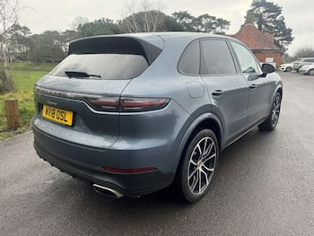 Used Porsche Cayenne 2018 for sale - 79708618: Photo