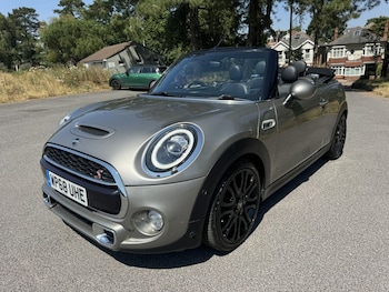 Used MINI Convertible 2018 for sale - 79142210: Photo
