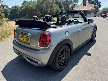 Used MINI Convertible 2018 for sale - 79142210: Photo