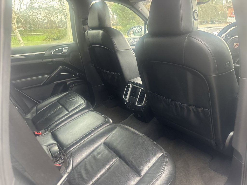 Used Porsche Cayenne 2010 for sale - 76950557: Photo 13