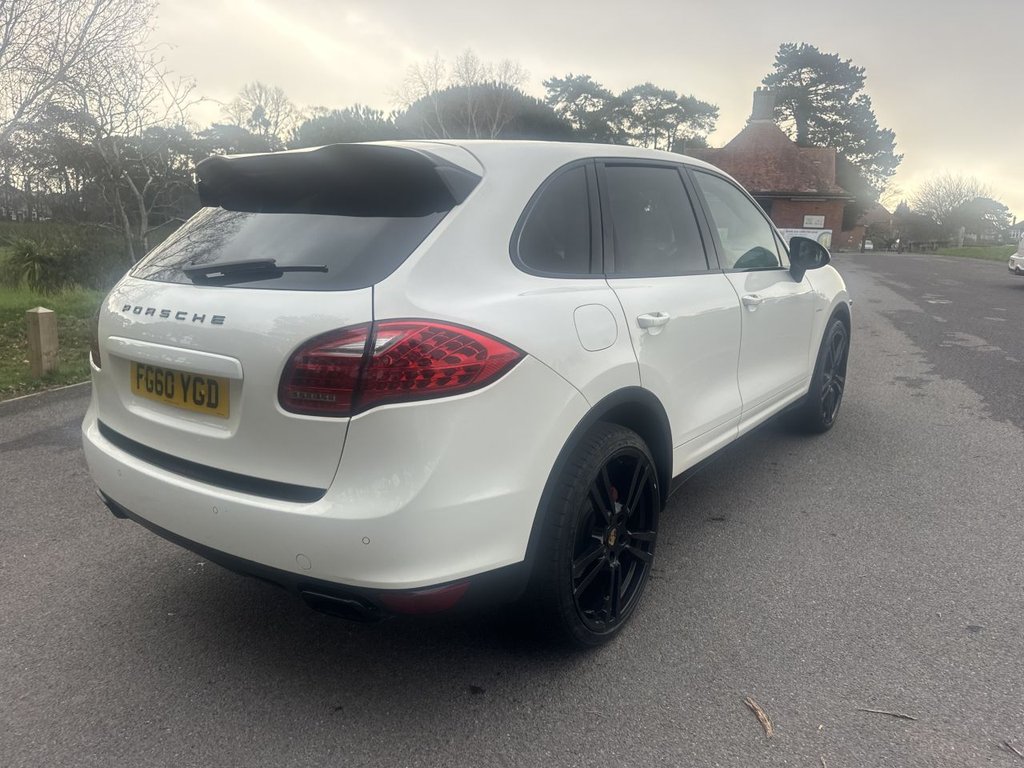Used Porsche Cayenne 2010 for sale - 76950557: Photo 4