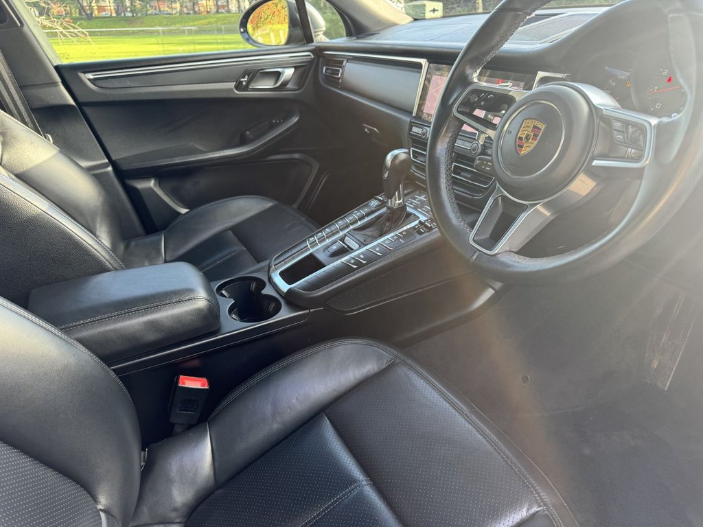 Used Porsche Macan 2020 for sale - 77153410: Photo 12
