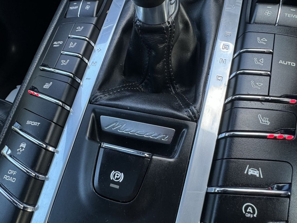 Used Porsche Macan 2020 for sale - 77153410: Photo 21