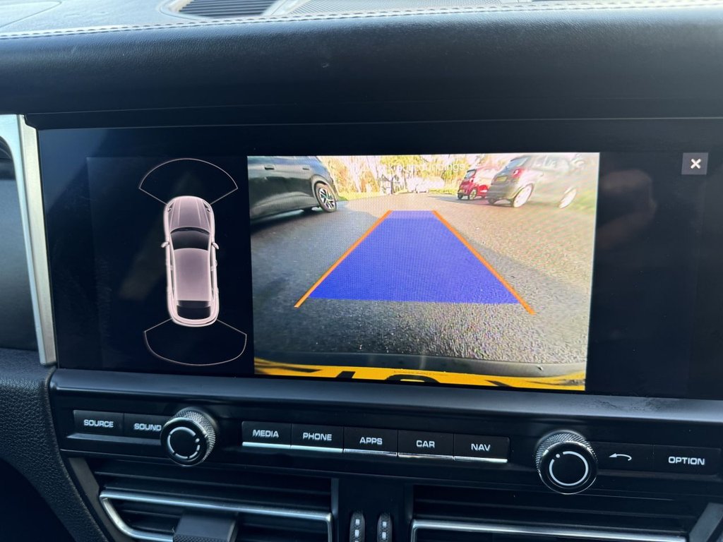 Used Porsche Macan 2020 for sale - 77153410: Photo 22