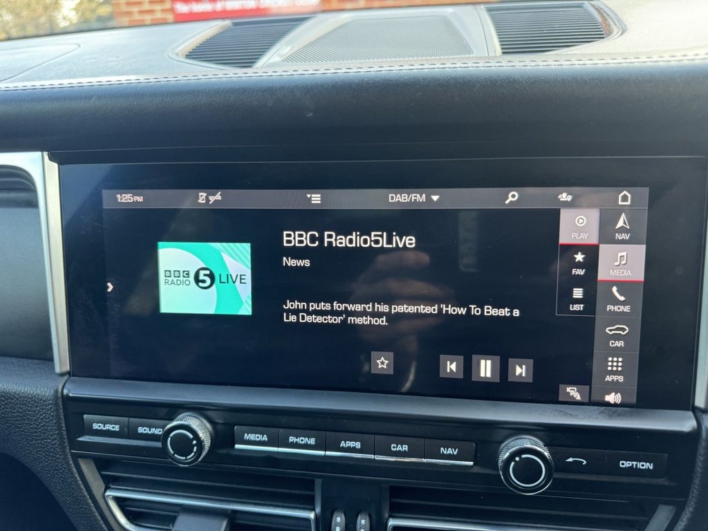 Used Porsche Macan 2020 for sale - 77153410: Photo 23