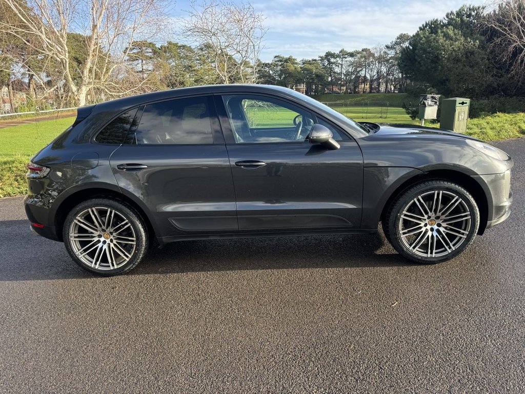 Used Porsche Macan 2020 for sale - 77153410: Photo 3