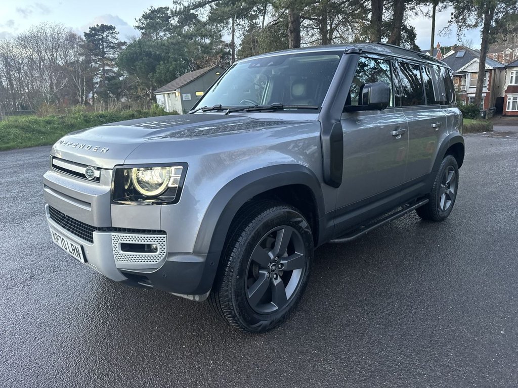 Used Land Rover Defender 2021 for sale - 76783888: Photo 2