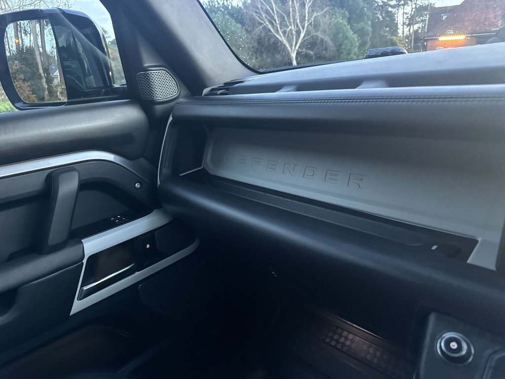 Used Land Rover Defender 2021 for sale - 76783888: Photo 26