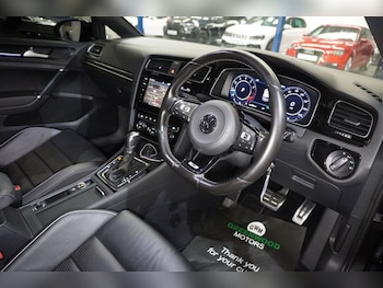 Used Volkswagen Golf 2017 for sale - 75624984: Photo