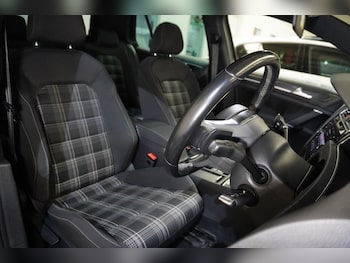 Used Volkswagen Golf 2018 for sale - 78372614: Photo