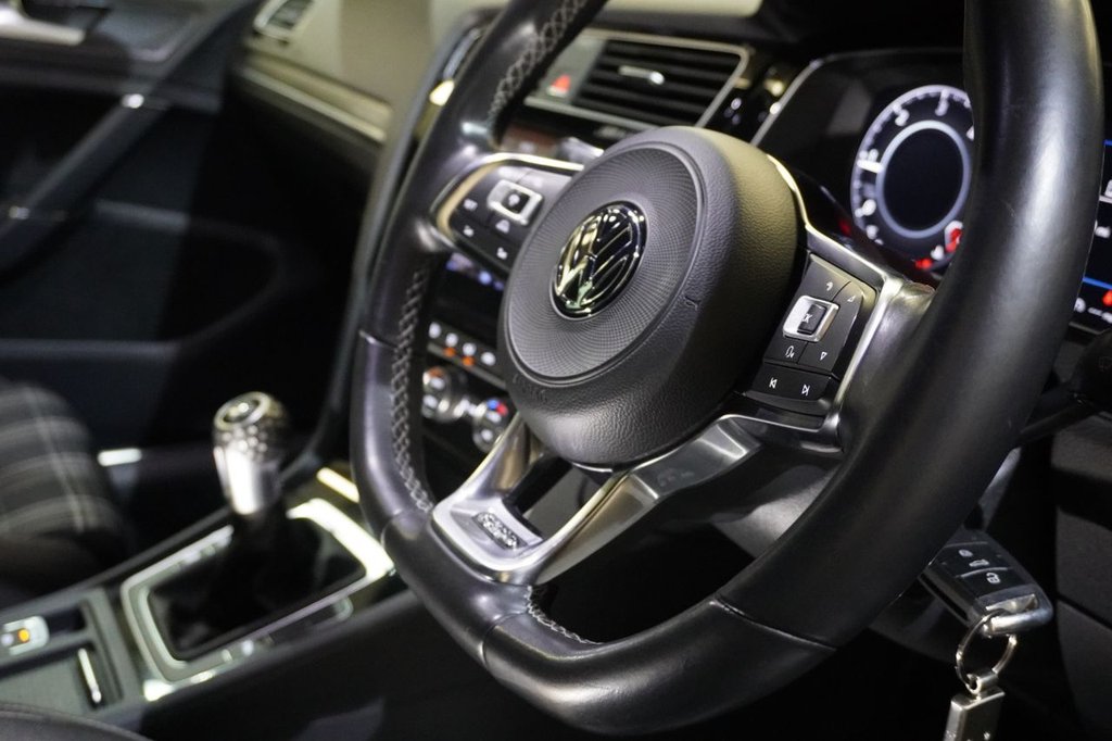 Used Volkswagen Golf 2018 for sale - 77991332: Photo 18