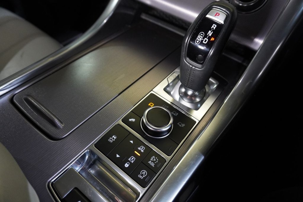 Used Land Rover Range Rover Sport 2015 for sale - 77680436: Photo 18