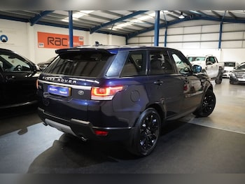 Used Land Rover Range Rover Sport 2015 for sale - 77680436: Photo