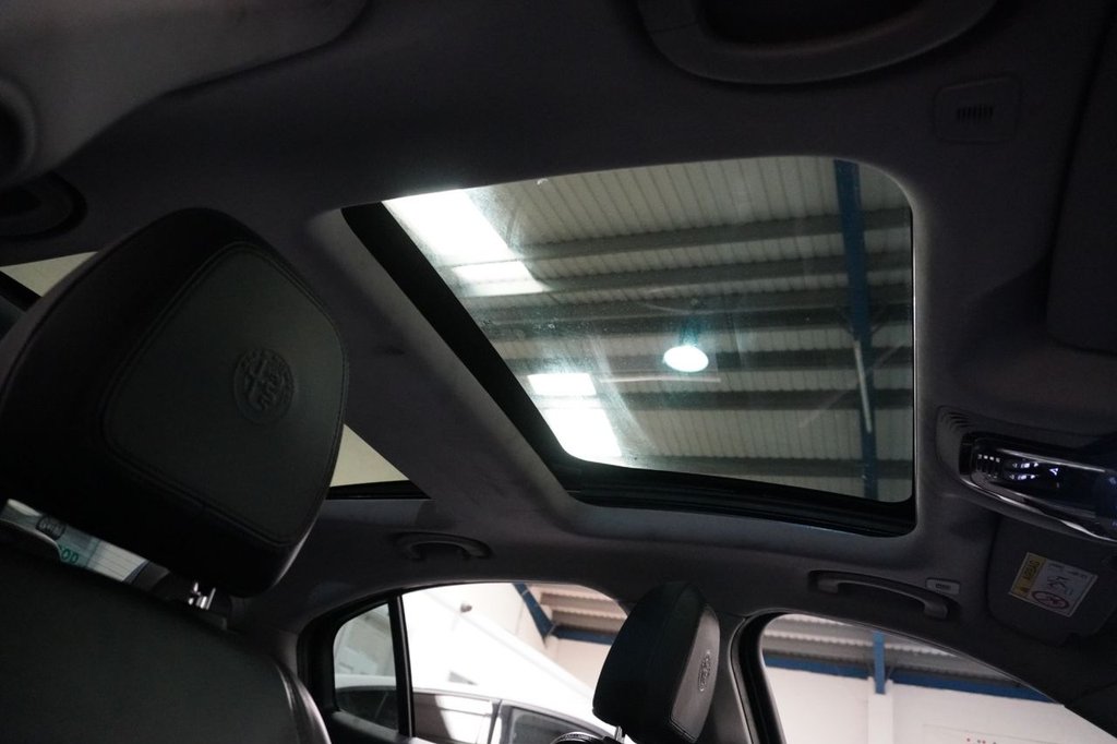 Used Alfa Romeo Giulia 2018 for sale - 78056438: Photo 17