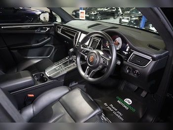 Used Porsche Macan 2017 for sale - 77027004: Photo