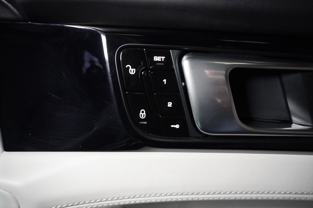 Used Porsche Panamera 2017 for sale - 77048744: Photo 14