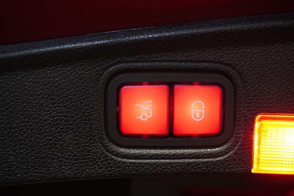 Used Mercedes-Benz C Class 2018 for sale - 78111083: Photo 21