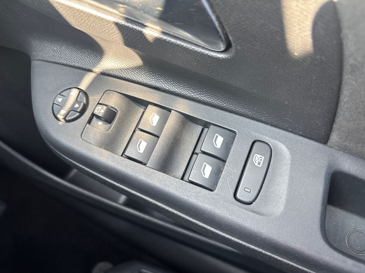 Used Vauxhall Corsa 2023 for sale - 76868990: Photo 16