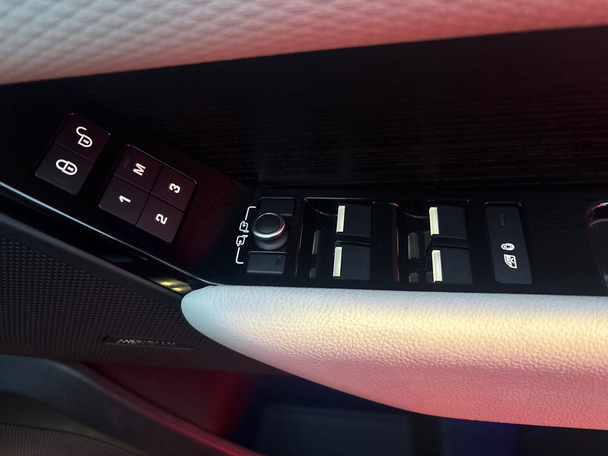 Used Land Rover Range Rover Velar 2018 for sale - 76874927: Photo 16