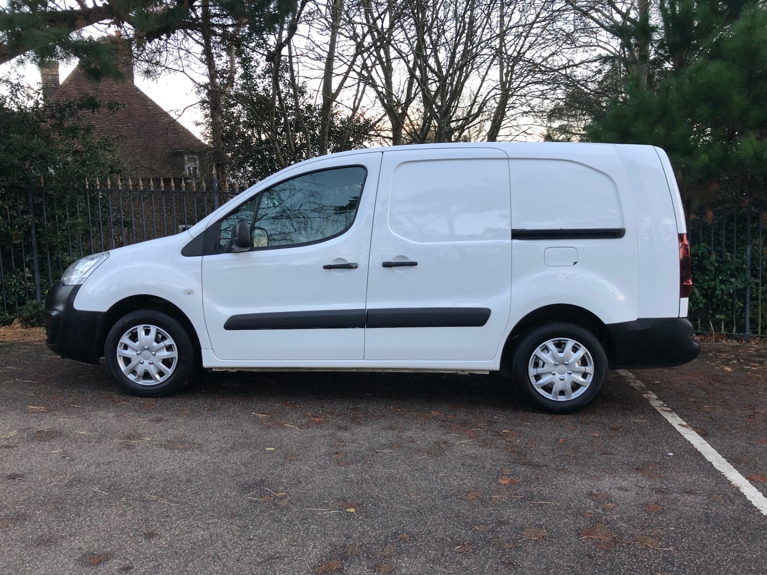 Used Peugeot Partner 2017 for sale - 77005650: Photo 5