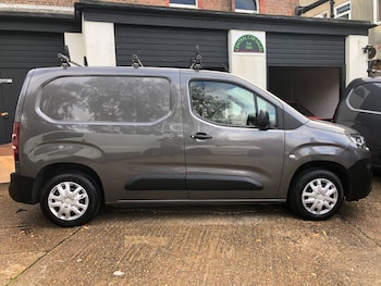 Used Citroen Berlingo 2020 for sale - 76298274: Photo 2