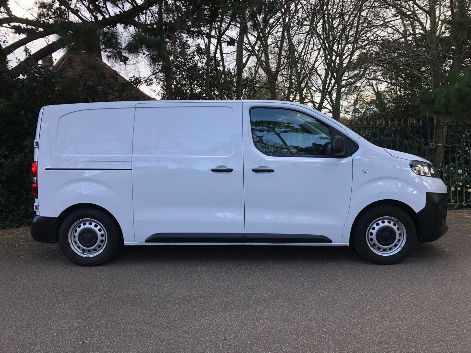 Used Vauxhall Vivaro 2023 for sale - 78082016: Photo 3
