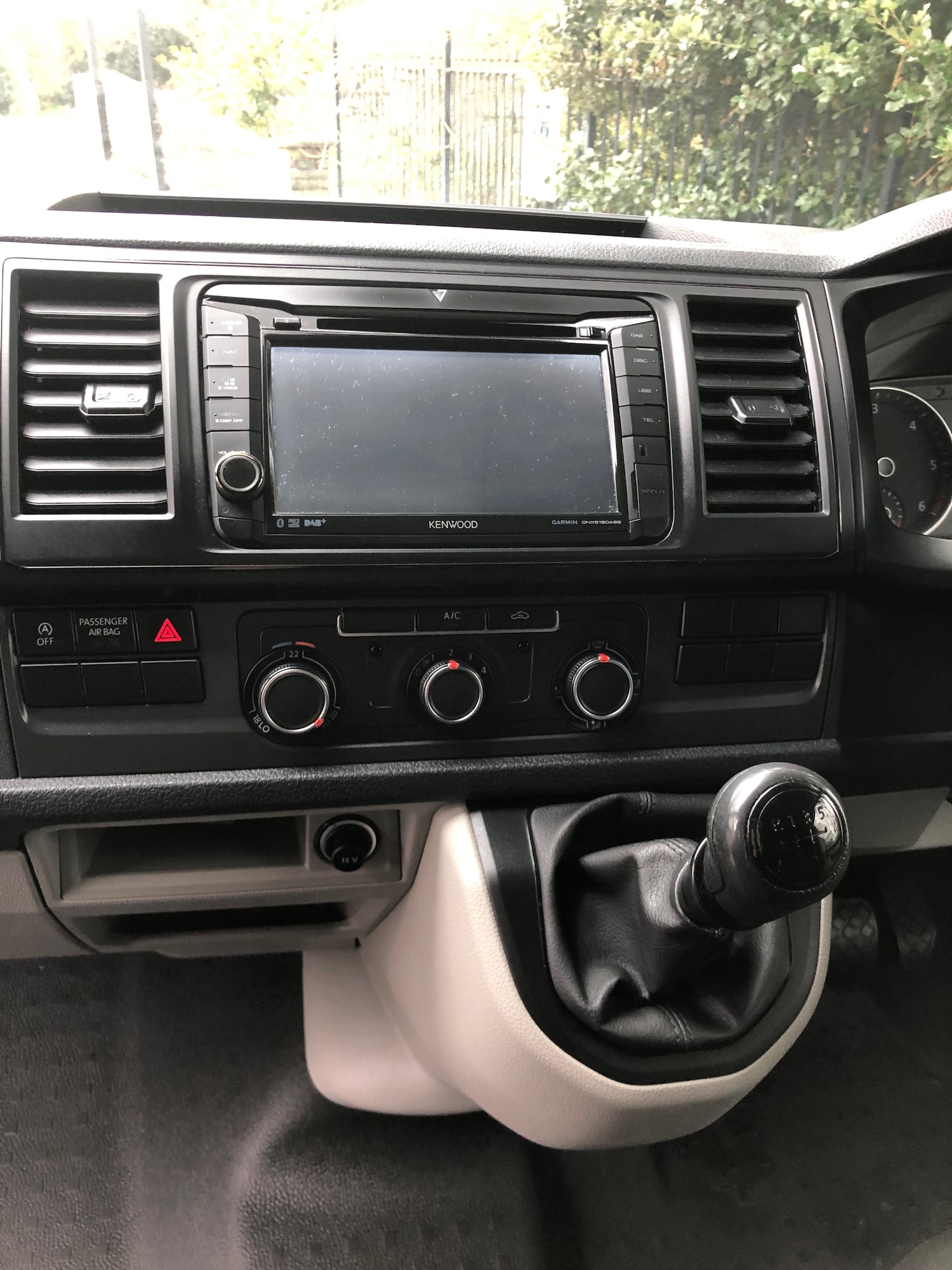 Used Volkswagen Transporter 2018 for sale - 77640351: Photo 10