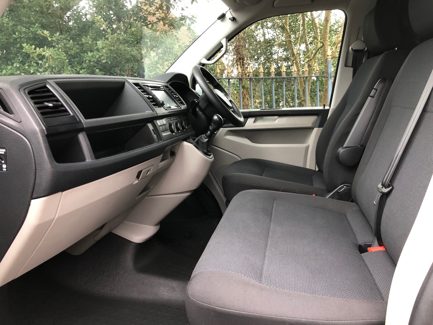 Used Volkswagen Transporter 2018 for sale - 77640351: Photo 11