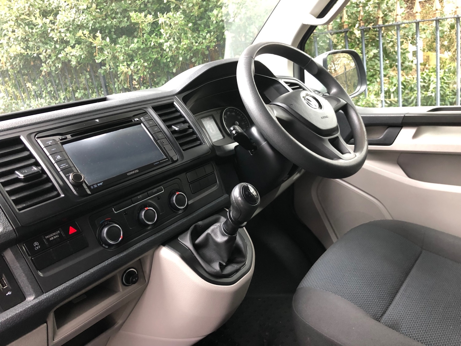 Used Volkswagen Transporter 2018 for sale - 77640351: Photo 9