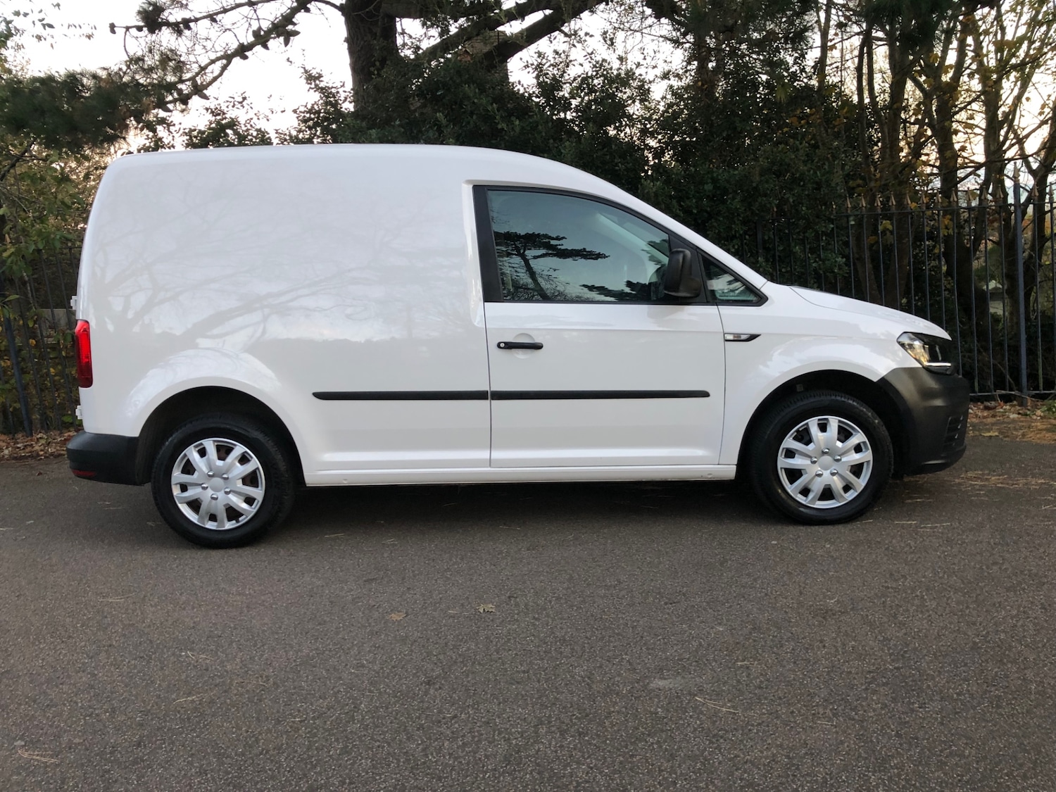 Used Volkswagen Caddy 2017 for sale - 76709713: Photo 2