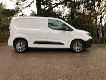Used Citroen Berlingo 2024 for sale - 76577395: Photo