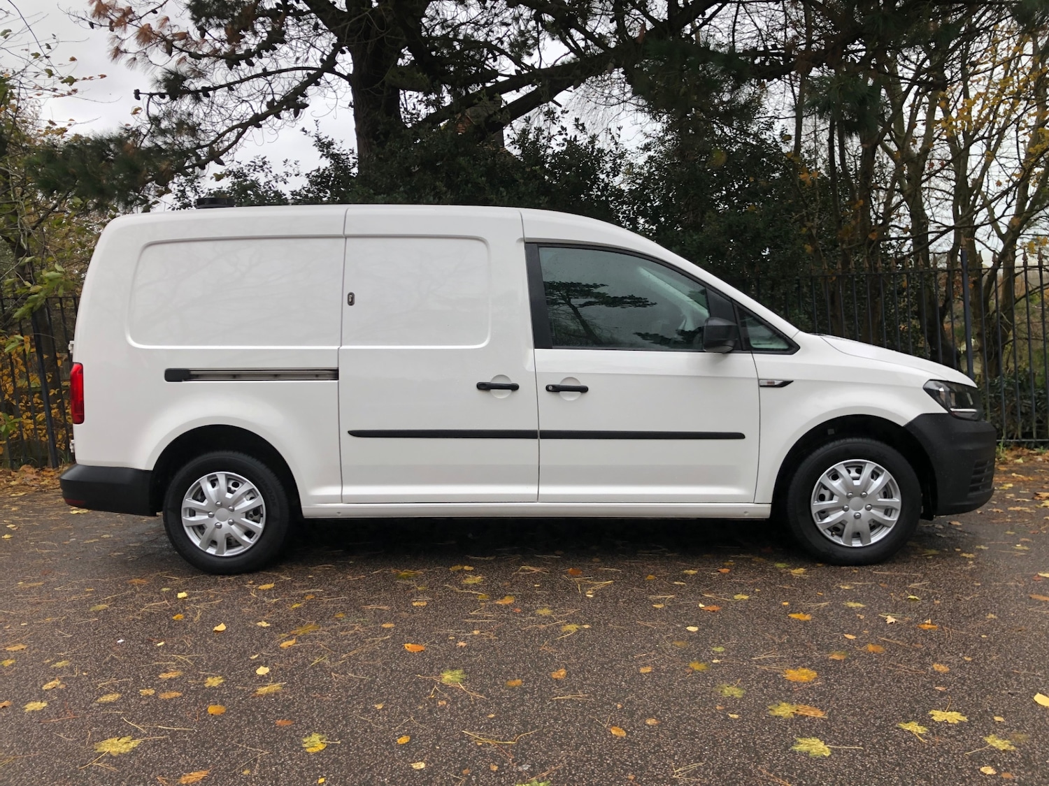 Used Volkswagen Caddy Maxi 2020 for sale - 76763357: Photo 2