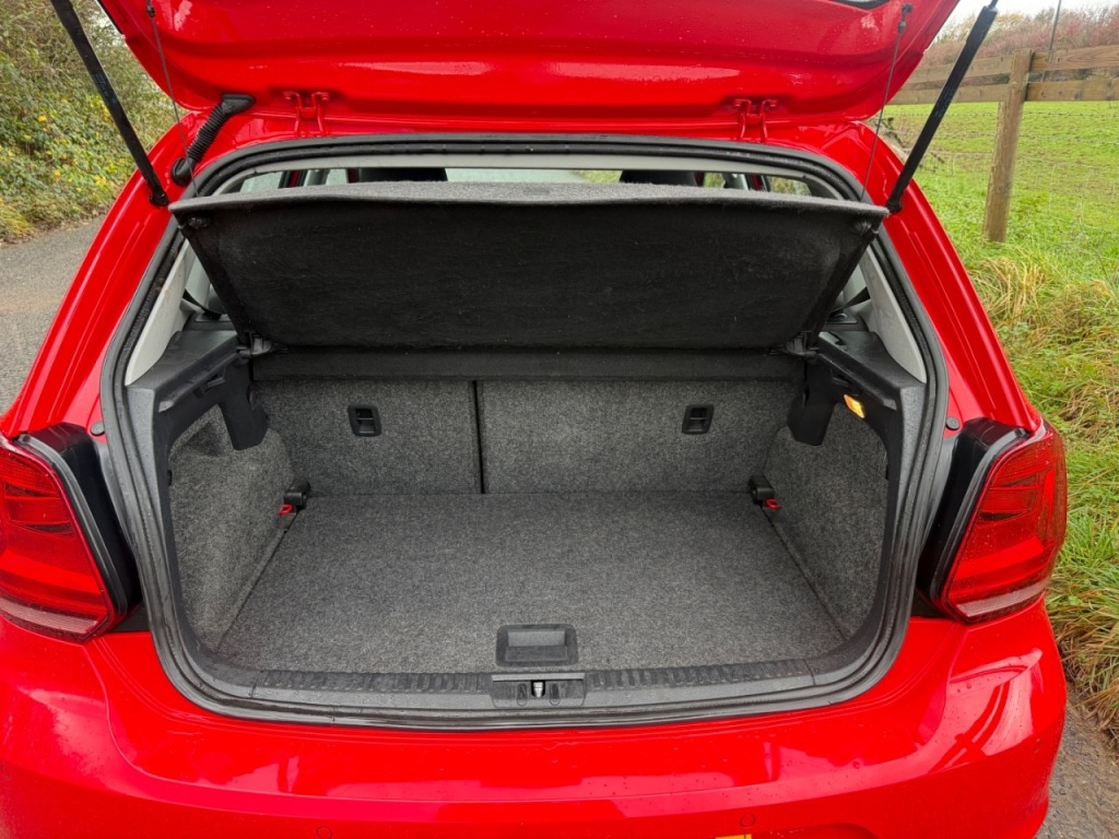 Used Volkswagen Polo 2015 for sale - 76546031: Photo 13