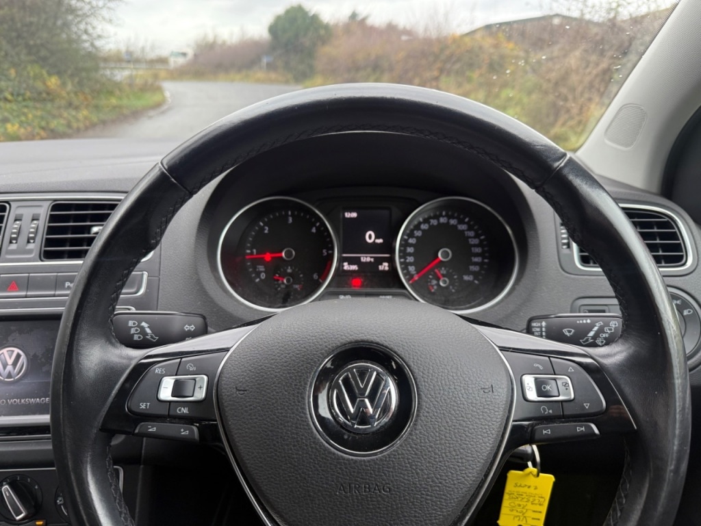 Used Volkswagen Polo 2015 for sale - 76546031: Photo 17