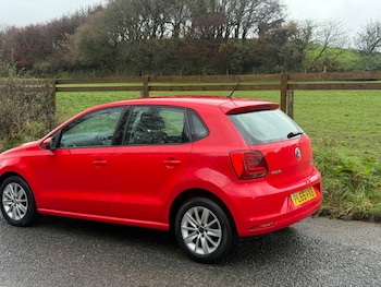 Used Volkswagen Polo 2015 for sale - 76546031: Photo