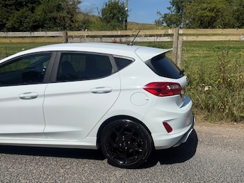 Used Ford Fiesta 2019 for sale - 79071750: Photo