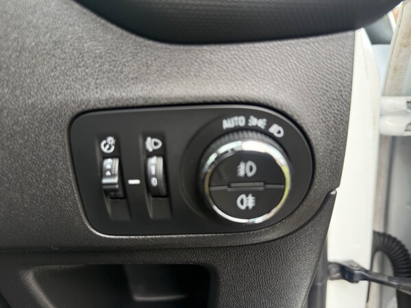 Used Vauxhall Crossland X 2018 for sale - 76340425: Photo 19