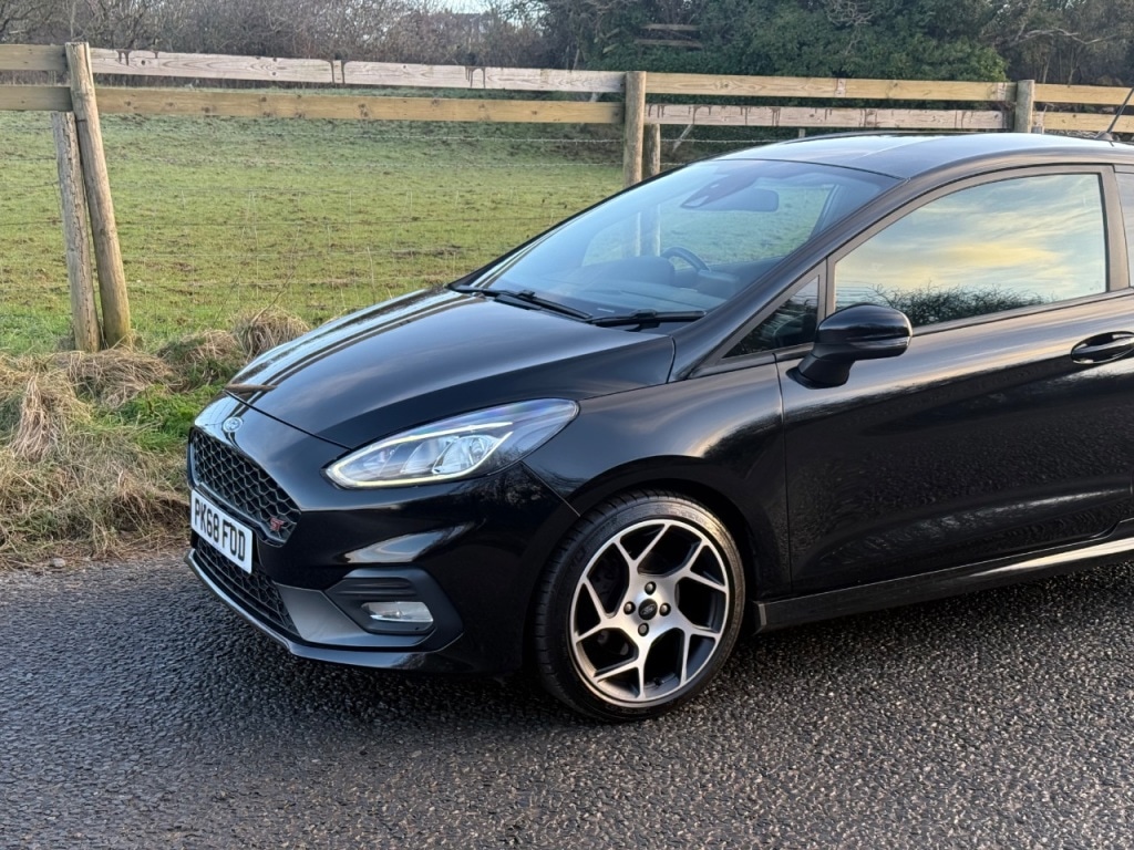 Used Ford Fiesta 2018 for sale - 77159352: Photo 2