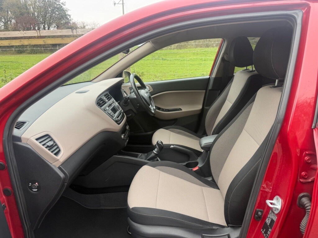 Used Hyundai i20 2015 for sale - 76287078: Photo 14