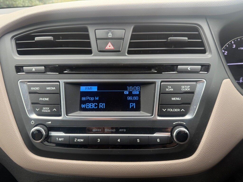 Used Hyundai i20 2015 for sale - 76287078: Photo 17