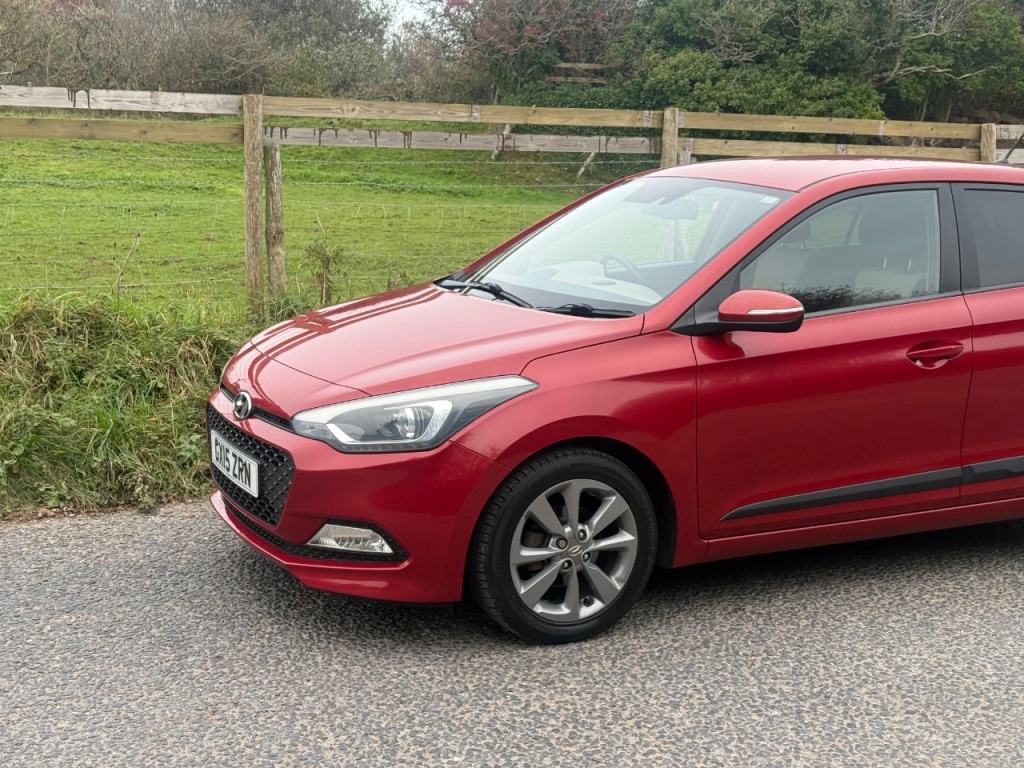 Used Hyundai i20 2015 for sale - 76287078: Photo 2