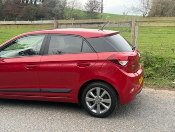 Used Hyundai i20 2015 for sale - 76287078: Photo