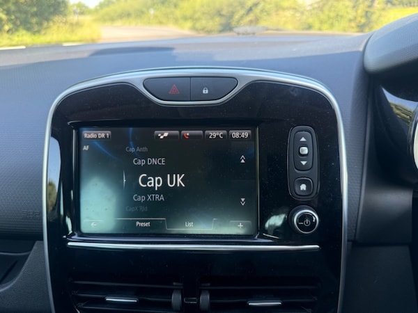 Used Renault Clio 2015 for sale - 75228223: Photo 17