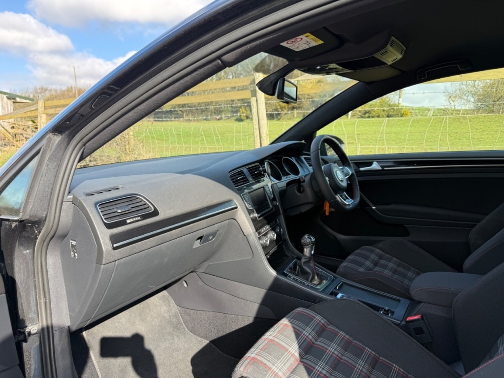 Used Volkswagen Golf 2016 for sale - 77871815: Photo 14