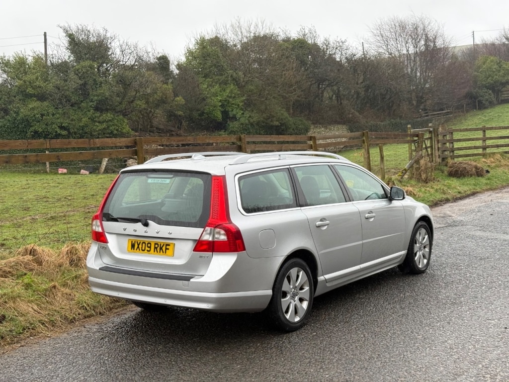 Used Volvo V70 2009 for sale - 77662333: Photo 10
