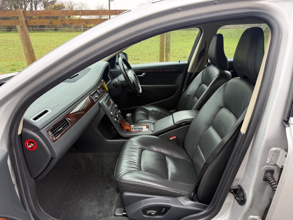 Used Volvo V70 2009 for sale - 77662333: Photo 16